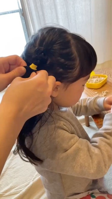 Yuki on LIPS 「4歳娘のヘアアレンジ♡三つ編みと玉ねぎアレンジです👧🏻✨ゴール..」（5枚目）