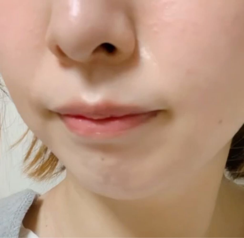 ライトフル C+ ナチュラリー フローレス SPF 35 ファンデーション/M・A・C/リキッドファンデーションの動画クチコミ1つ目