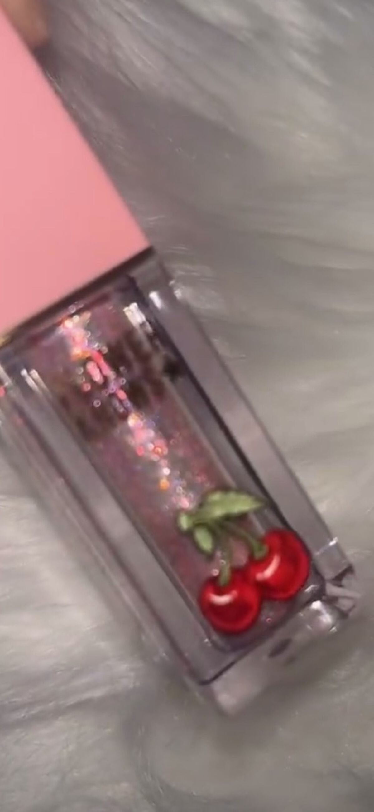 Cherry Love グリッター リキッドアイシャドウ/FlowerKnows/グリッターの動画クチコミ1つ目