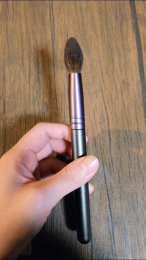 ハイライトブラシ 馬毛/DAISO/メイクブラシの動画クチコミ3つ目