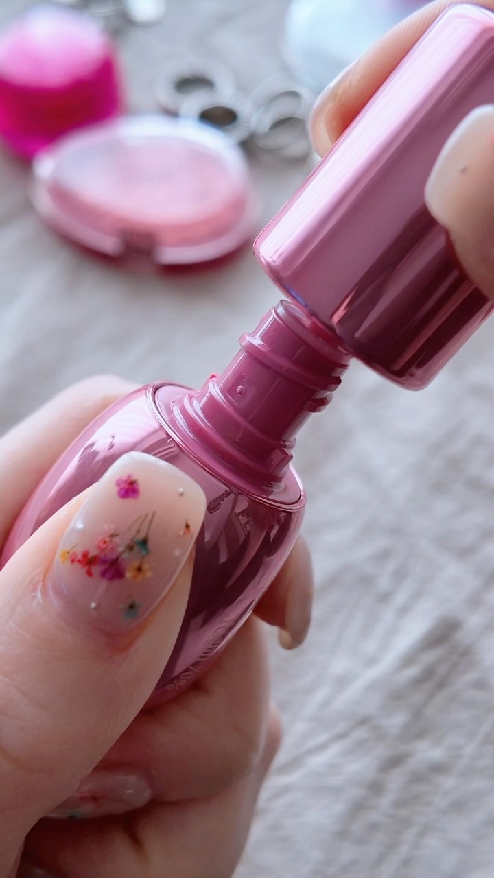 フィー 3Dボリューミンググロス/fwee/リップグロスを使ったクチコミ（1枚目）