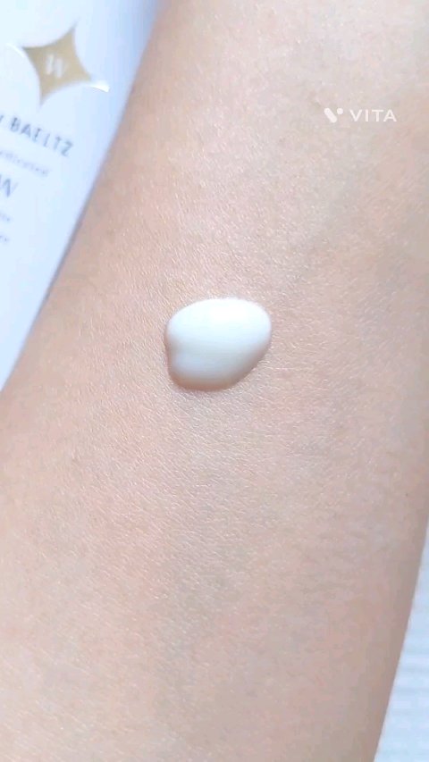 薬用Wホワイトエッセンス/ドクターベルツ/美容液の動画クチコミ1つ目