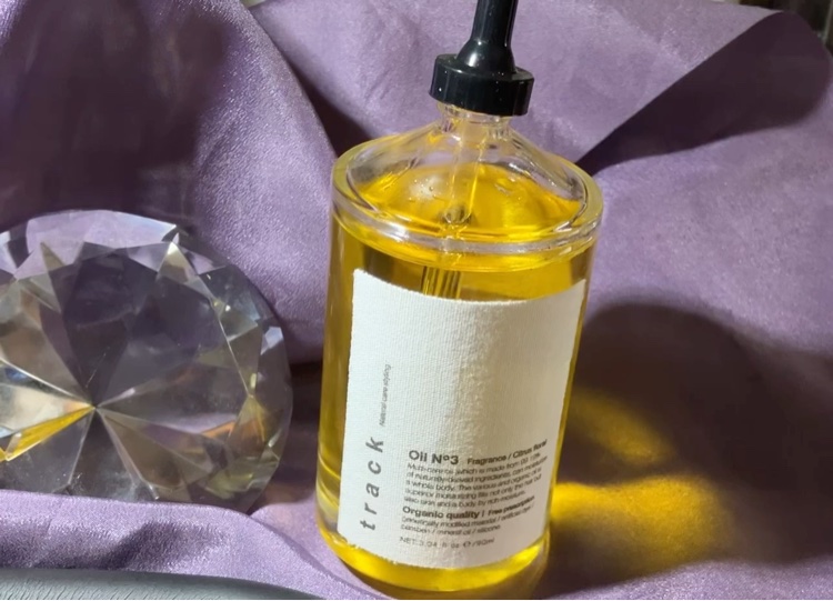トラック オイル/track/ヘアオイルを使ったクチコミ（2枚目）