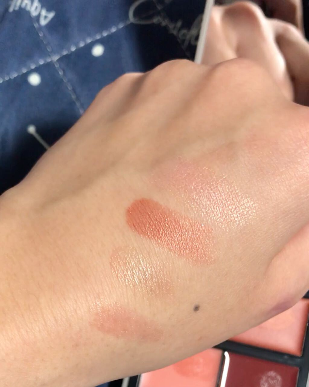 グローフリーダムパレットライジング/THREE/クリームハイライトの動画クチコミ4つ目