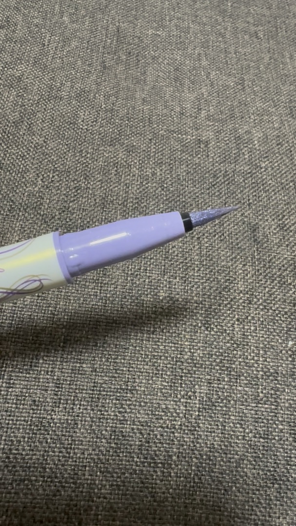 プライムリキッドアイライナー リッチジュエル/ヒロインメイク/リキッドアイライナーの動画クチコミ1つ目