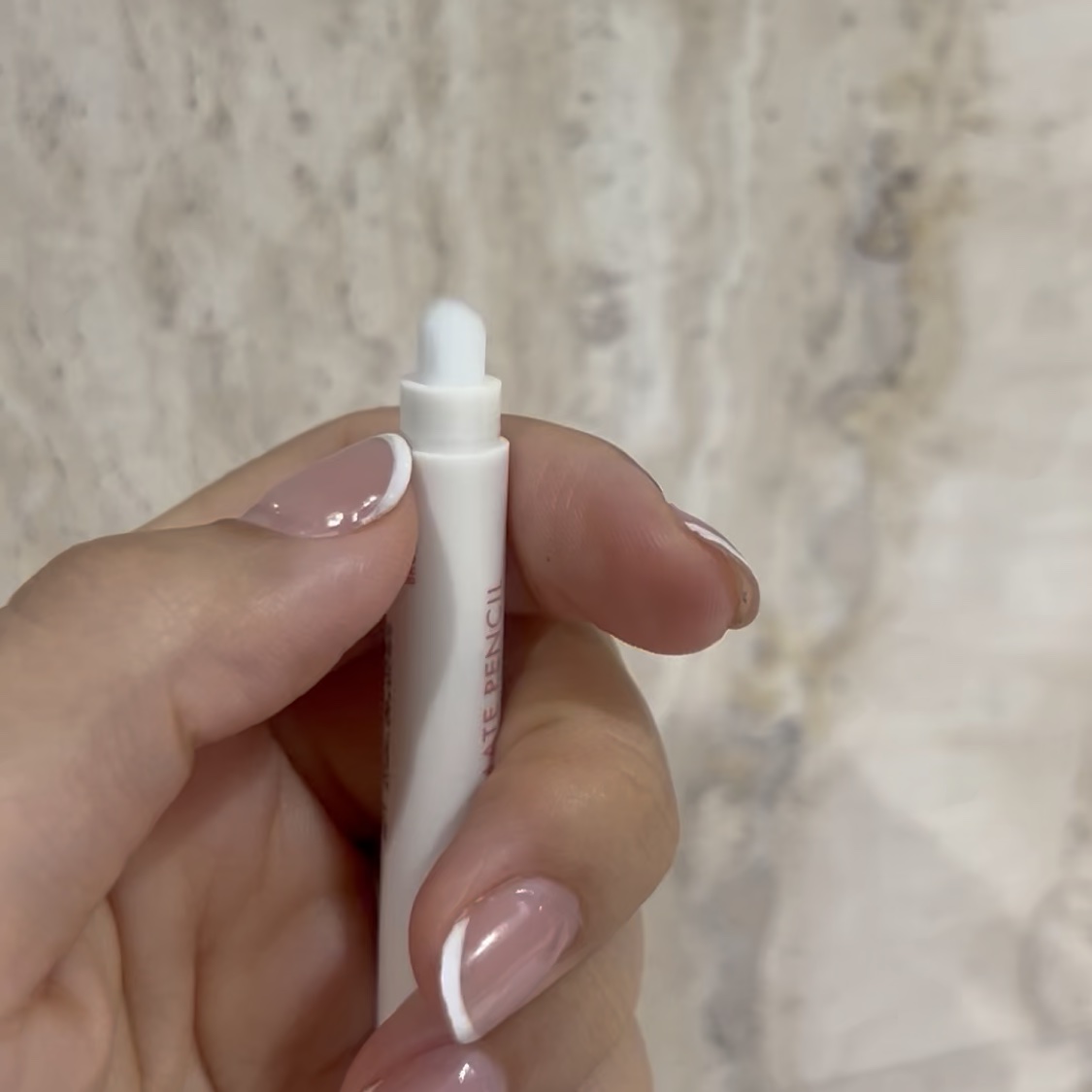 rom&nd リップメイトペンシル/rom&nd/リップライナーの動画クチコミ4つ目