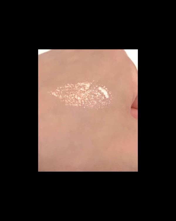 シュガー トゥインクル リキッド グリッター/PERIPERA/グリッターを使ったクチコミ（2枚目）