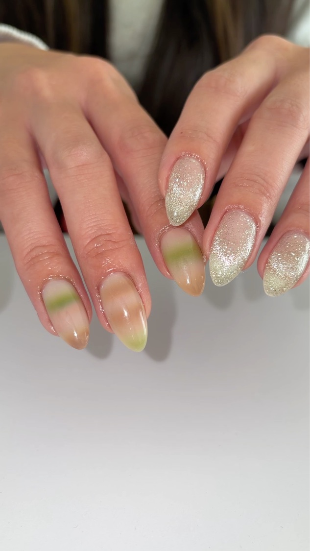 
#ネイル

ボーダーのネイル
今年の冬 ⛄️ おすすめ~💅🏻· ˚ ༘  

.