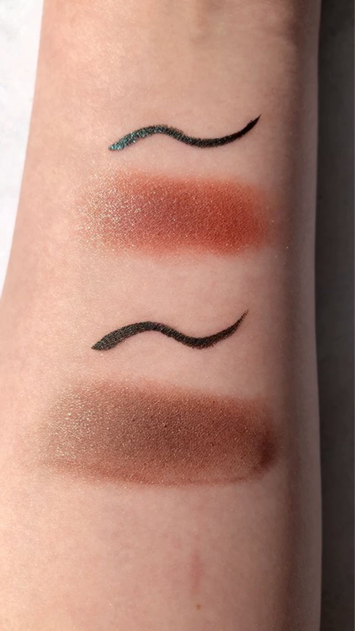 スーパーシャープライナーEX3.0/KATE/リキッドアイライナーの動画クチコミ4つ目