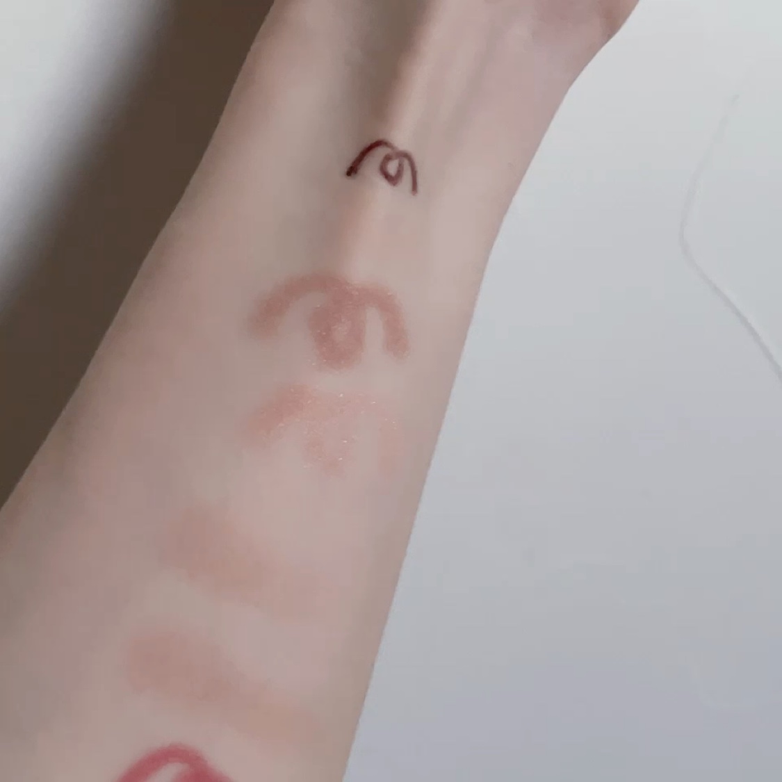 ビッグカバーフィットコンシーラー/ETUDE/リキッドコンシーラーの動画クチコミ4つ目