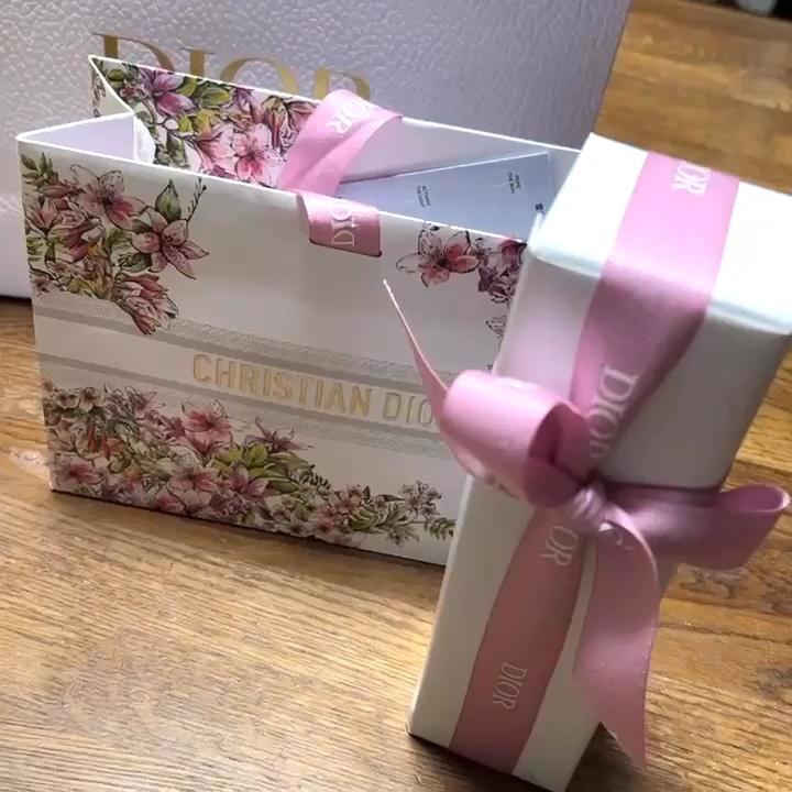 クレンジング ミルク ピュリフィアン/Dior/ミルククレンジングの動画クチコミ2つ目