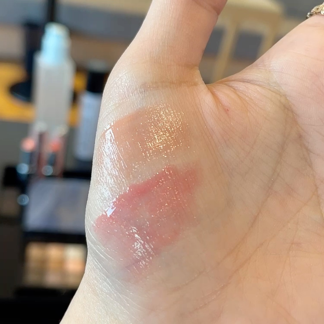 ローズ・パーフェクト・リキッド/GIVENCHY/口紅を使ったクチコミ（2枚目）