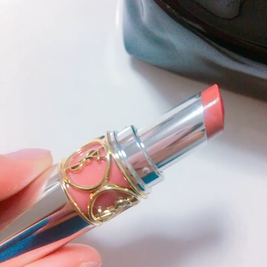 薄付きティントリップ💄
自然な血色感、ツヤ、潤いがあるので、リップクリーム塗らなくても、唇にダイレクトに塗れます！
マンゴーみたいな香りは好き嫌い分かれるかも。
私のは1番のブラウンがかったカラーですが