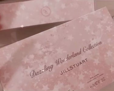 JILL STUARTのダズリングワンダーランド 
コレクション届いた😌
もうキラキラで可愛すぎる♡♡

特にアイシャドウがかわいくて
捨て色がなくてどれも使いやすかった◎

#JILLSTUART
#