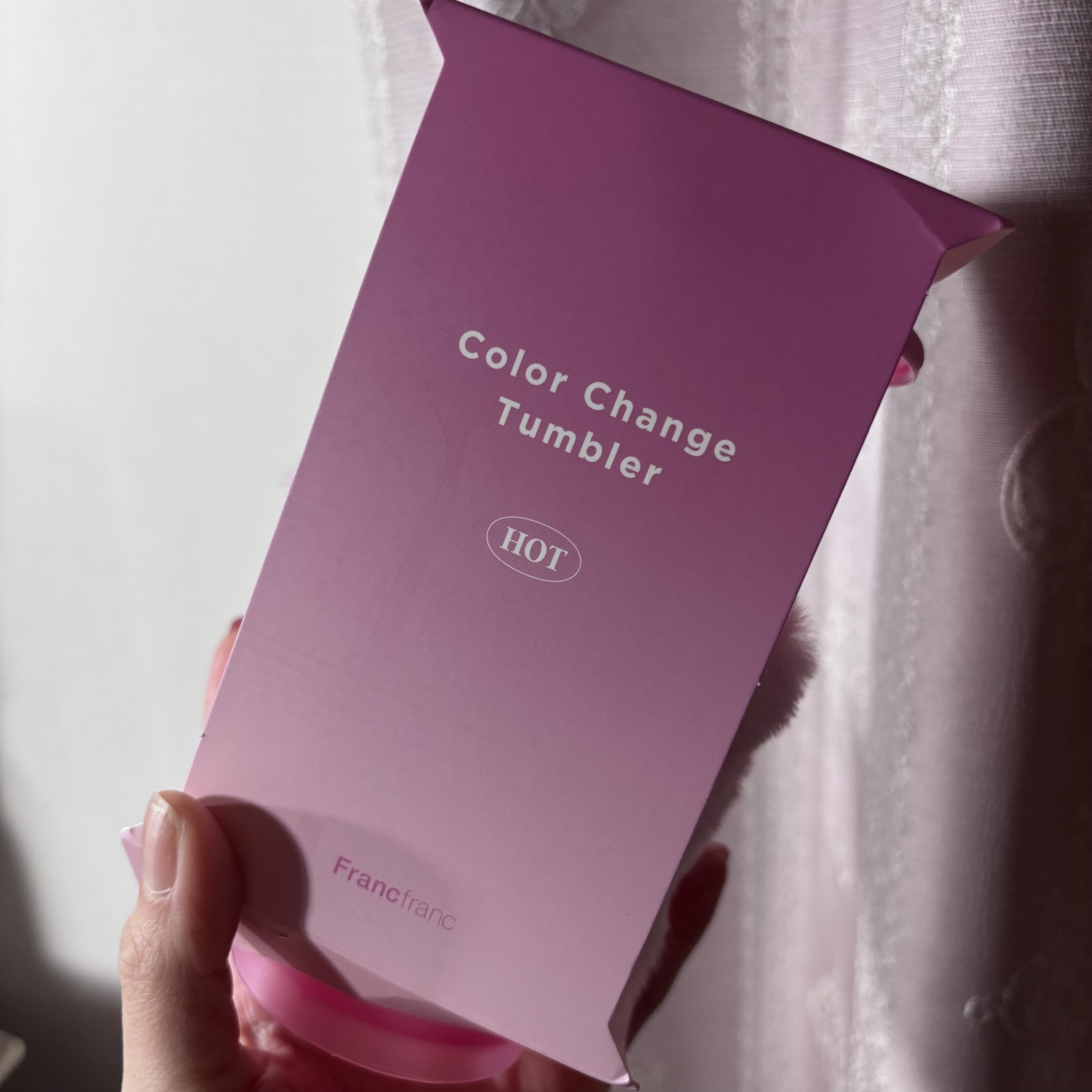 Francfrancの噂の温度でカラーが変わるタンブラー🩷


可愛すぎて横転🫠🎀


しかもファースリーブついてるの天才！

これで1500円！プレゼントにも良さそう！！
#わたしに贈る癒し美容 