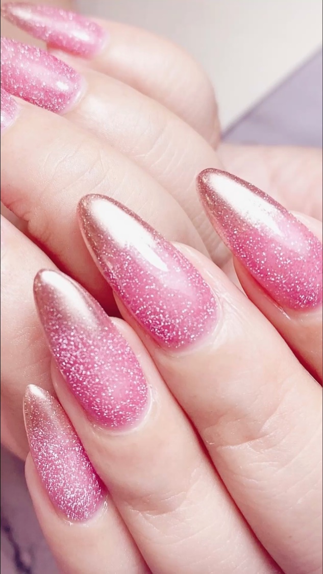 先月のネイル🤭🩷

フラッシュネイルにミラーグラデーション✨


#フラッシュネイル #ミラーグラデーション #ピンクネイル