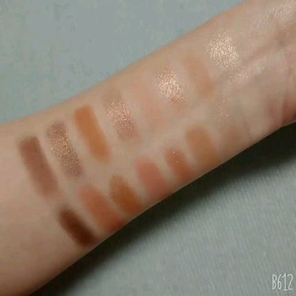 ボーン ディス ウェイ ザ ナチュラル ヌード アイシャドウ パレット/Too Faced/アイシャドウパレットを使ったクチコミ(4枚目)