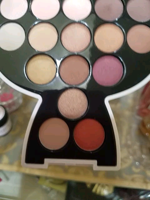 KARL LAGERFLD➕MODELco /パウダーアイシャドウを使ったクチコミ（2枚目）