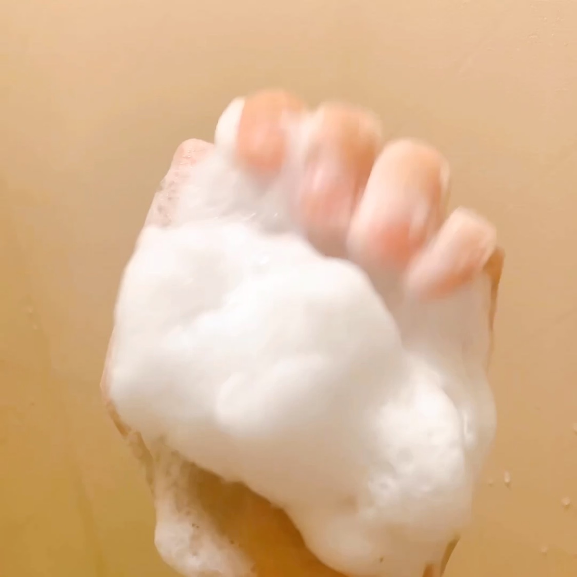 ニベア エンジェルスキン ボディウォッシュ アクネクリア 【医薬部外品】/ニベア/ボディソープの動画クチコミ3つ目