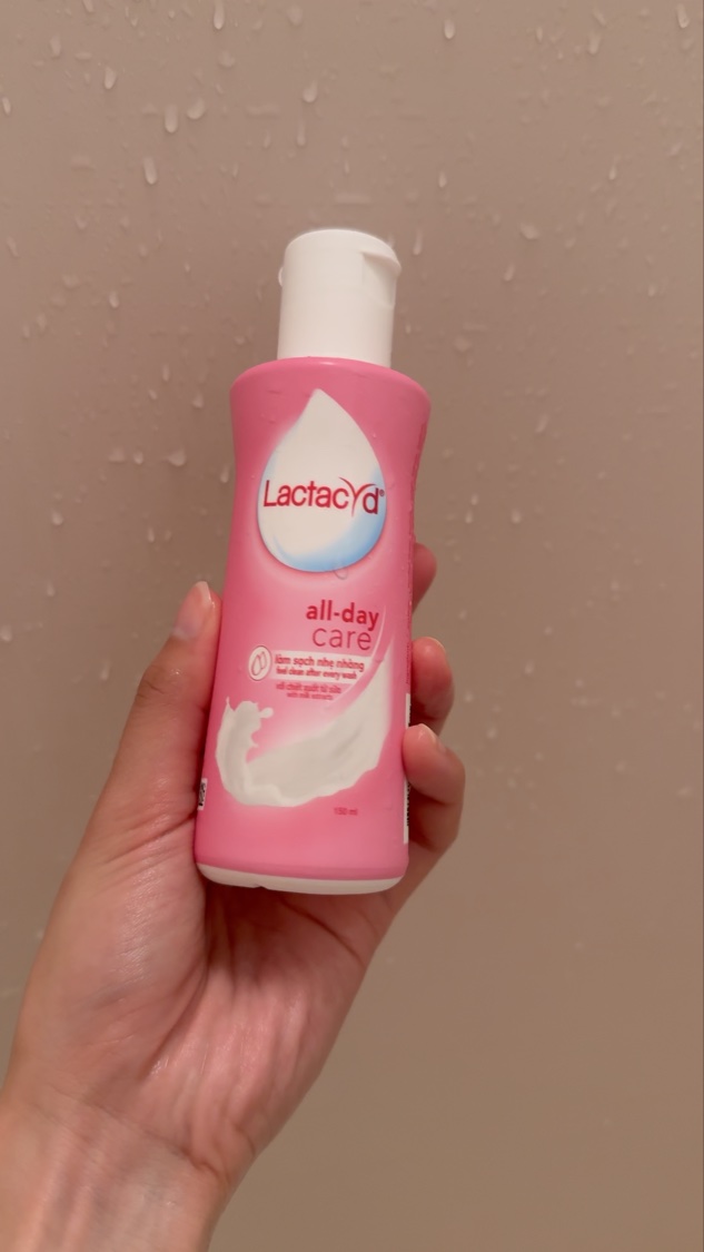 タイで買ったVIOソープ。
洗浄力も弱くて肌に優しい設計。しかもほのかに香るフローラルの香りで毎日手軽にケアできるのも嬉しい！
#VIOソープ 