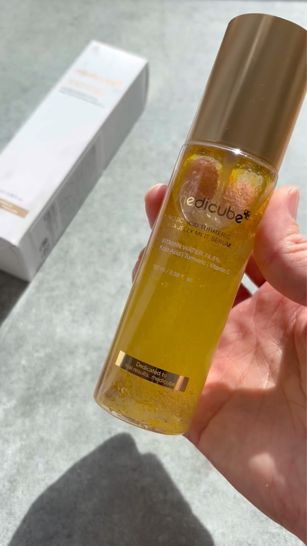 コウジ酸ビタゼリーセラムミスト/MEDICUBE/美容液を使ったクチコミ（3枚目）