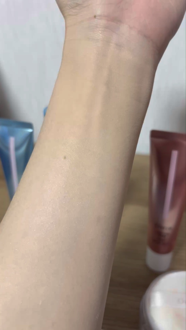 フィニッシングUVパウダー クール/チャコット・コスメティクス/ルースパウダーの動画クチコミ3つ目