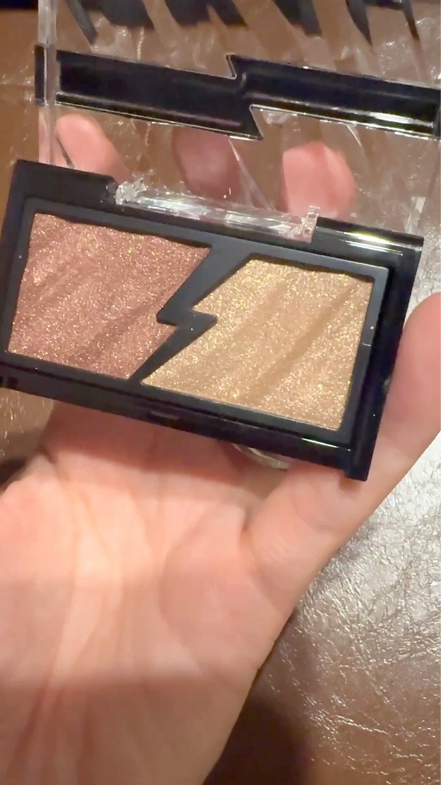 エレクトリックショックアイズ /KATE/アイシャドウパレットの人気ショート動画