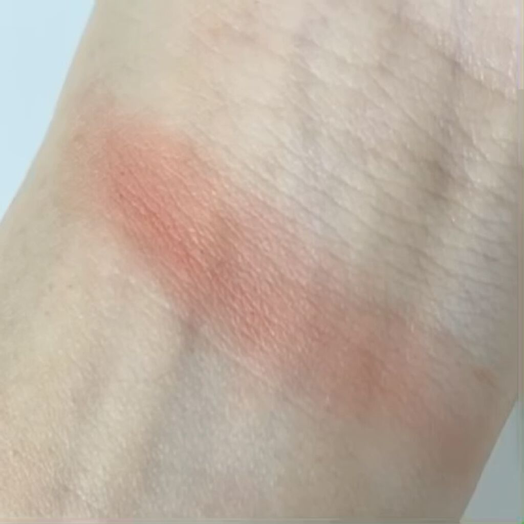 UR GLAM　POWDER EYESHADOW/U R GLAM/単色アイシャドウの動画クチコミ1つ目