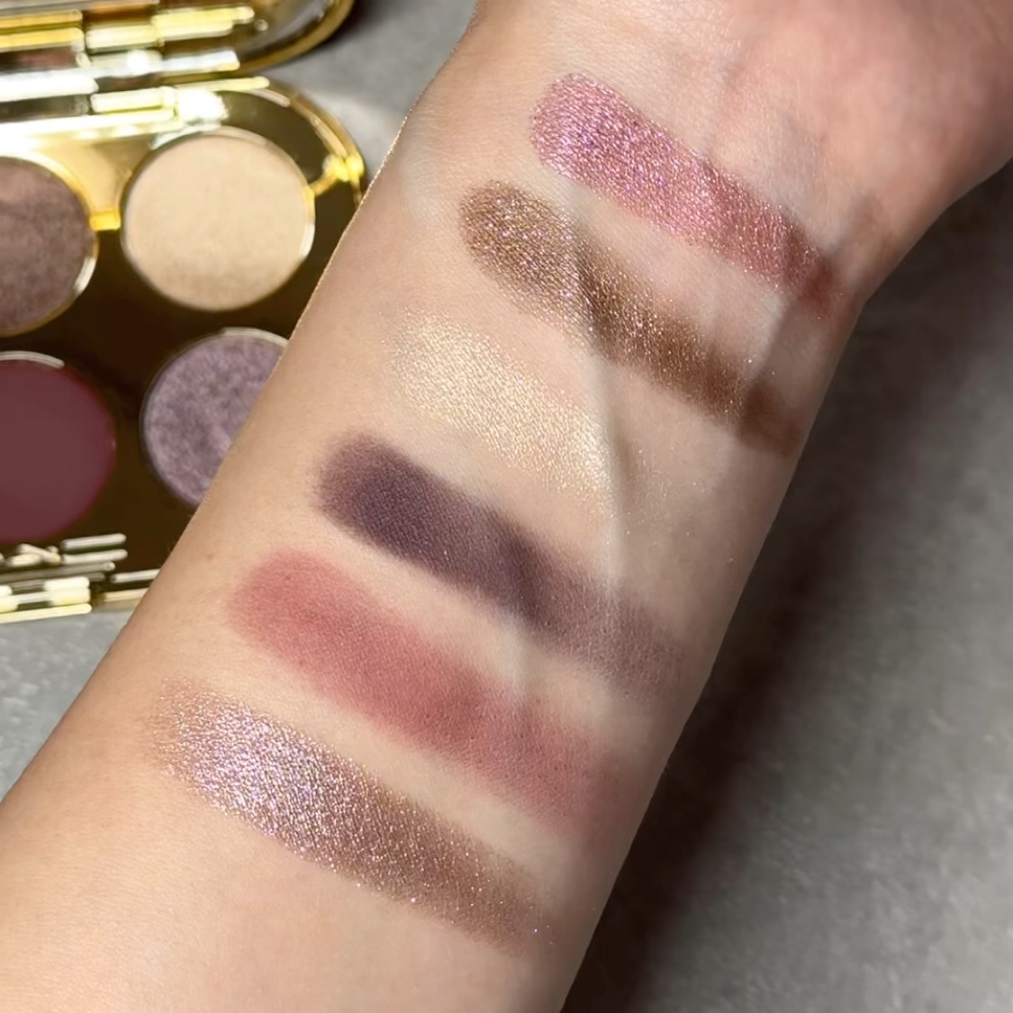 トレジャー アイシャドウ パレット ×6｜M・A・C他、1商品を使った