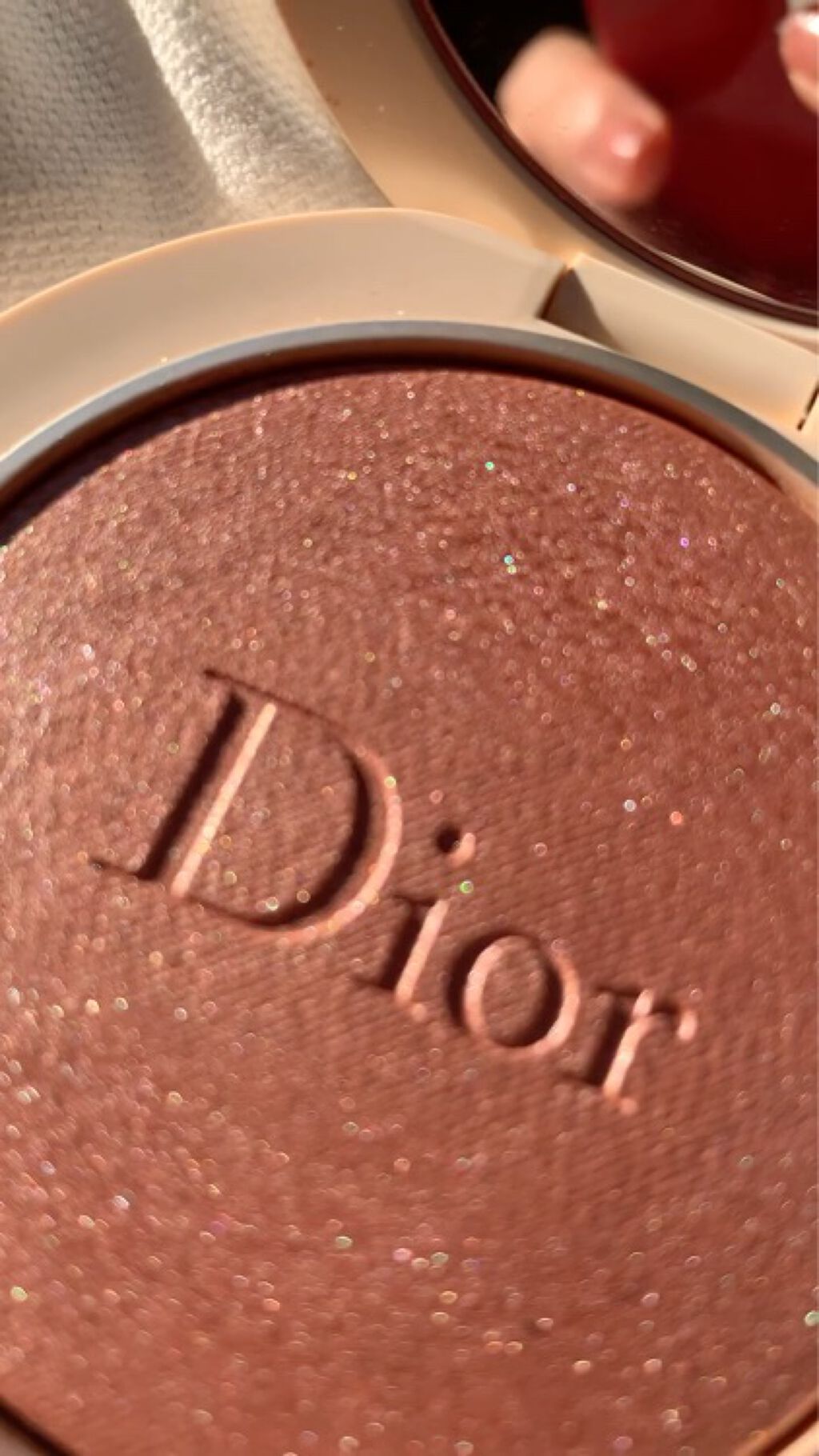 ディオールスキン フォーエヴァー クチュール ルミナイザー/Dior/プレストパウダーの動画クチコミ4つ目