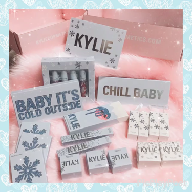 クリスマスホリデーコレクション/Kylie Cosmetics/アイシャドウパレットを使ったクチコミ（1枚目）