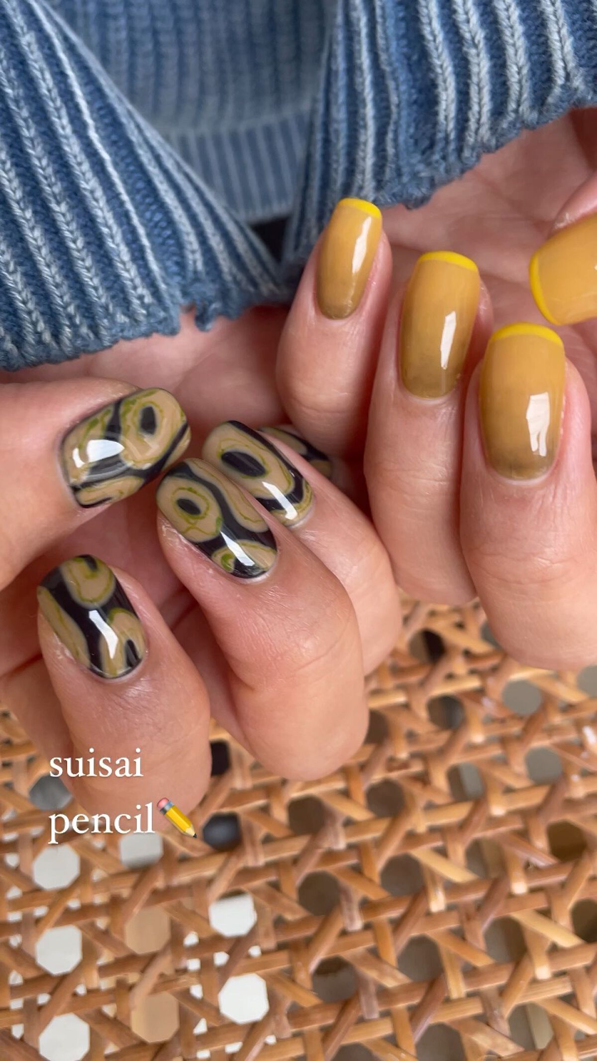 #ジェルネイル,#セルフネイル,#ニュアンスネイル,#秋ネイル,#グラデーションネイル,#黒ネイル,#オタクネイル,#newネイルのネイルデザイン