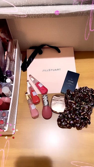 ！最近の購入品紹介！
初めて自腹でデパコス買いました😆

【使った商品】

JILL STUARTブルームドロップ　リップ＆チーク シフォン02candy tears

→可愛い💕華やかなので若い世代向