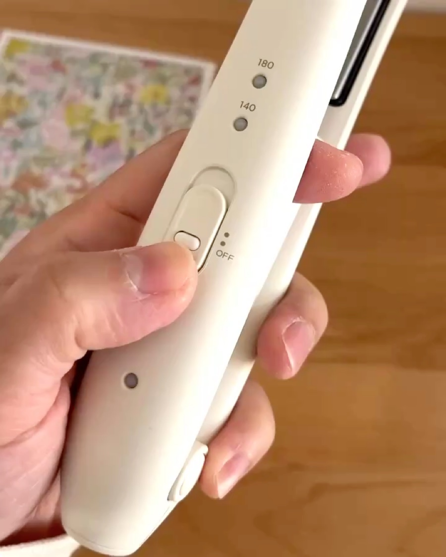 サロニア　コードレス ストレートヘアアイロン/SALONIA/ストレートアイロンを使ったクチコミ（3枚目）