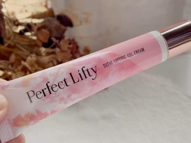 R& Perfect Lifty  TOTAL LIFTING GEL CREAMのクチコミ「@lifty.jp さんの

Perfect Lifty TOTAL LITING GEL C.....」（2枚目）