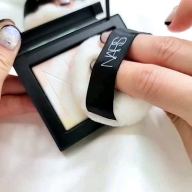 ライトリフレクティングセッティングパウダー　プレスト　N/NARS/プレストパウダーを使ったクチコミ（5枚目）