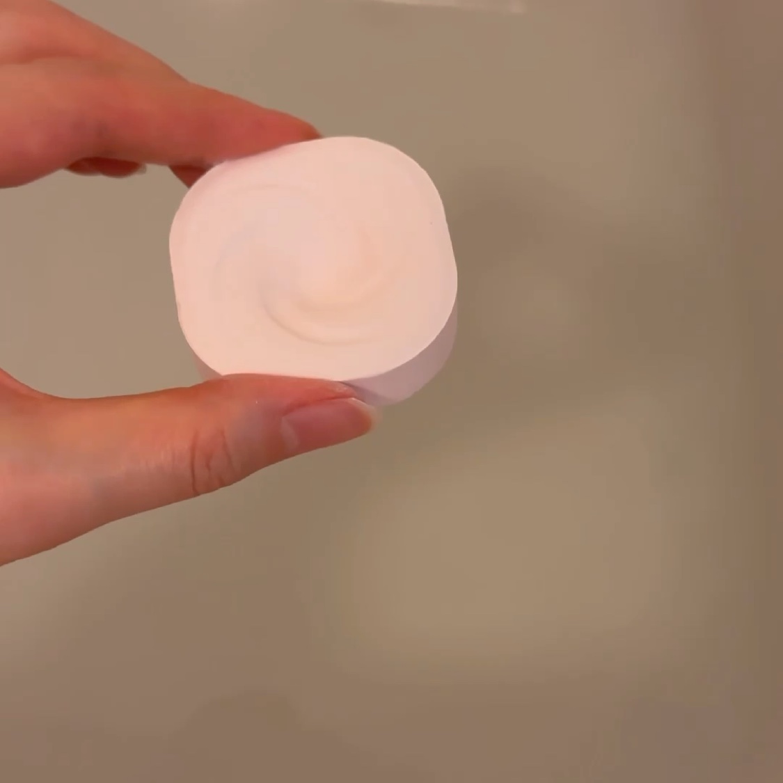 バブーピー みかんの香り/バブ/炭酸系入浴剤の動画クチコミ2つ目