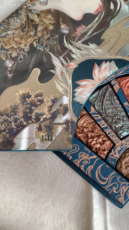 洛神賦アイシャドウパレット/花西子/マルチパレットの人気ショート動画