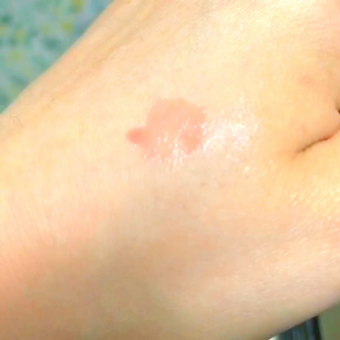 38°C / 99°F リップトリートメント (リップ美容液)/UZU BY FLOWFUSHI/リップケアを使ったクチコミ（3枚目）