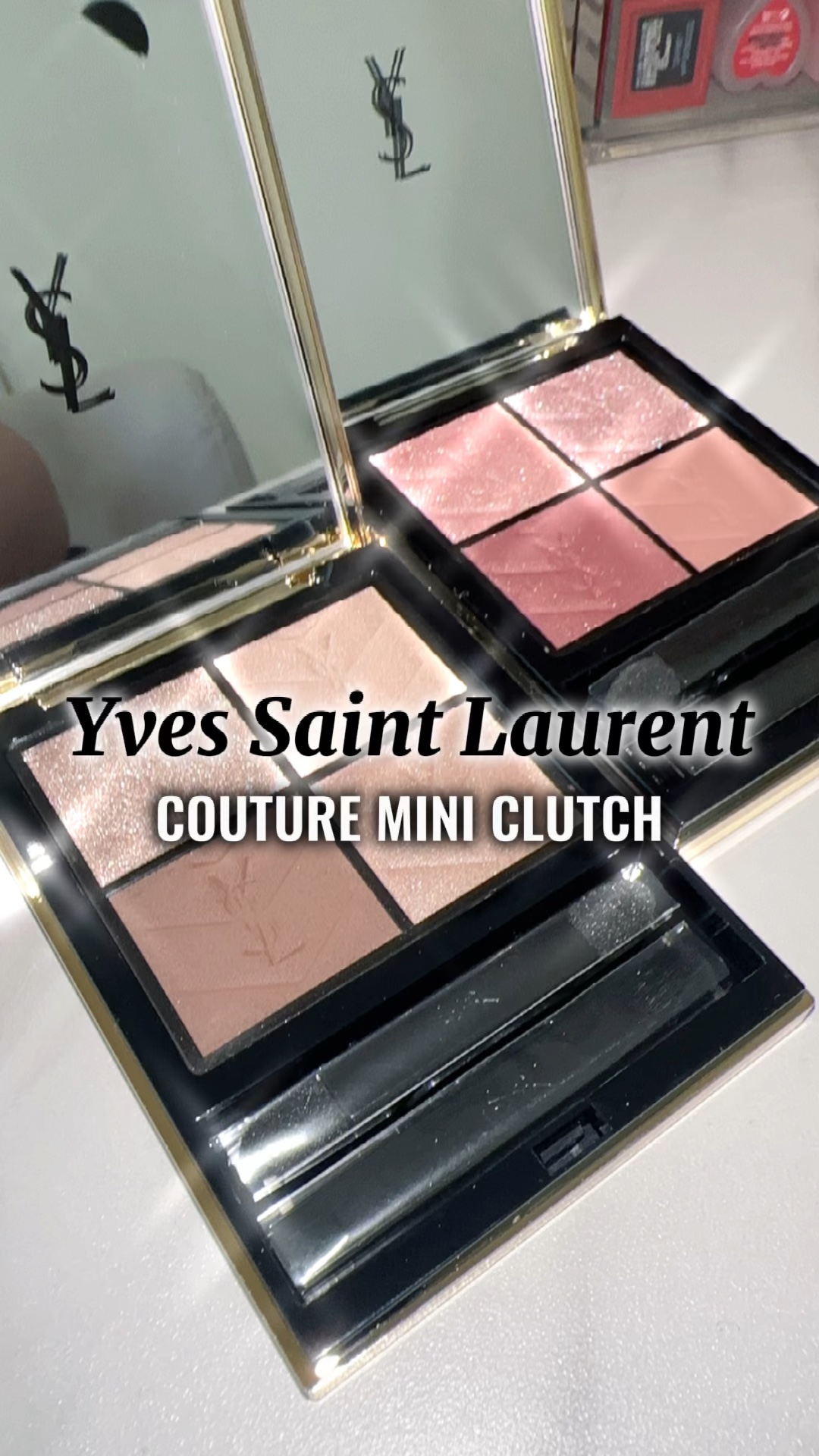 Yves Saint Laurent
クチュール ミニ クラッチ
・100 ストラドールズ
・400 バビロンローズ

つやんつやんのラメ感が最高🫶🏻

No.100はブルベさんでも使いやすいニュートラルなブラウンのパレット。シルバーラ