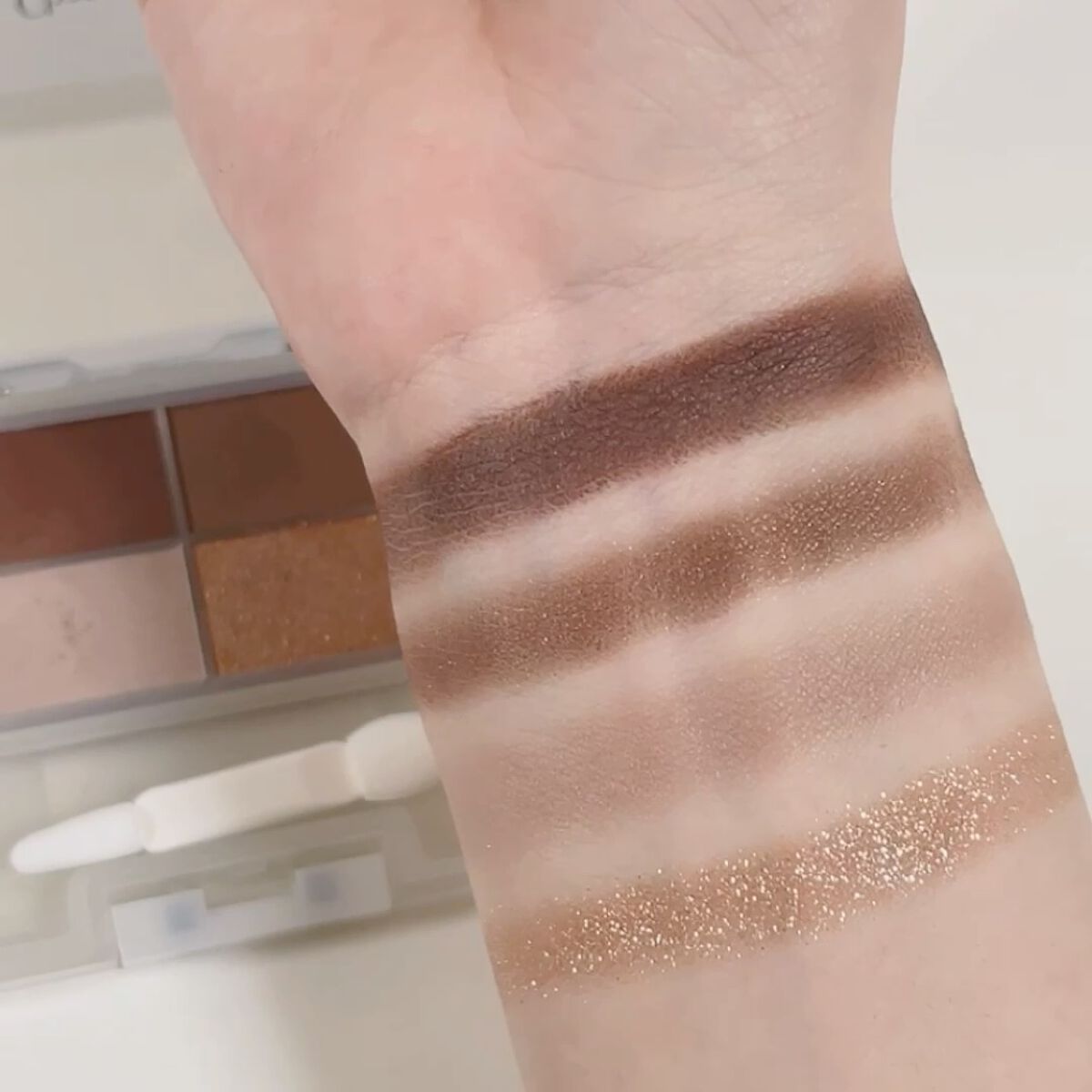 フェイスカラーパレット/チャコット・コスメティクス/アイシャドウパレットの動画クチコミ2つ目