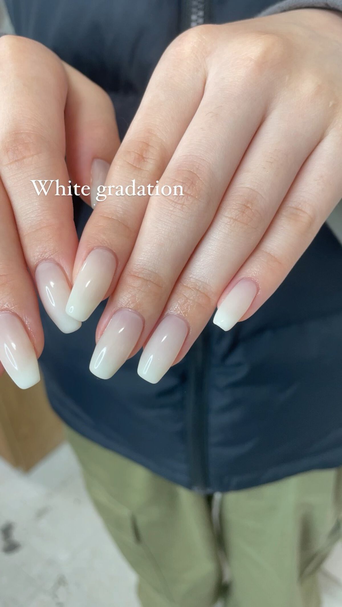 #ジェルネイル,#セルフネイル,#グラデーションネイル,#ホワイトネイル,#冬ネイルのネイルデザイン
