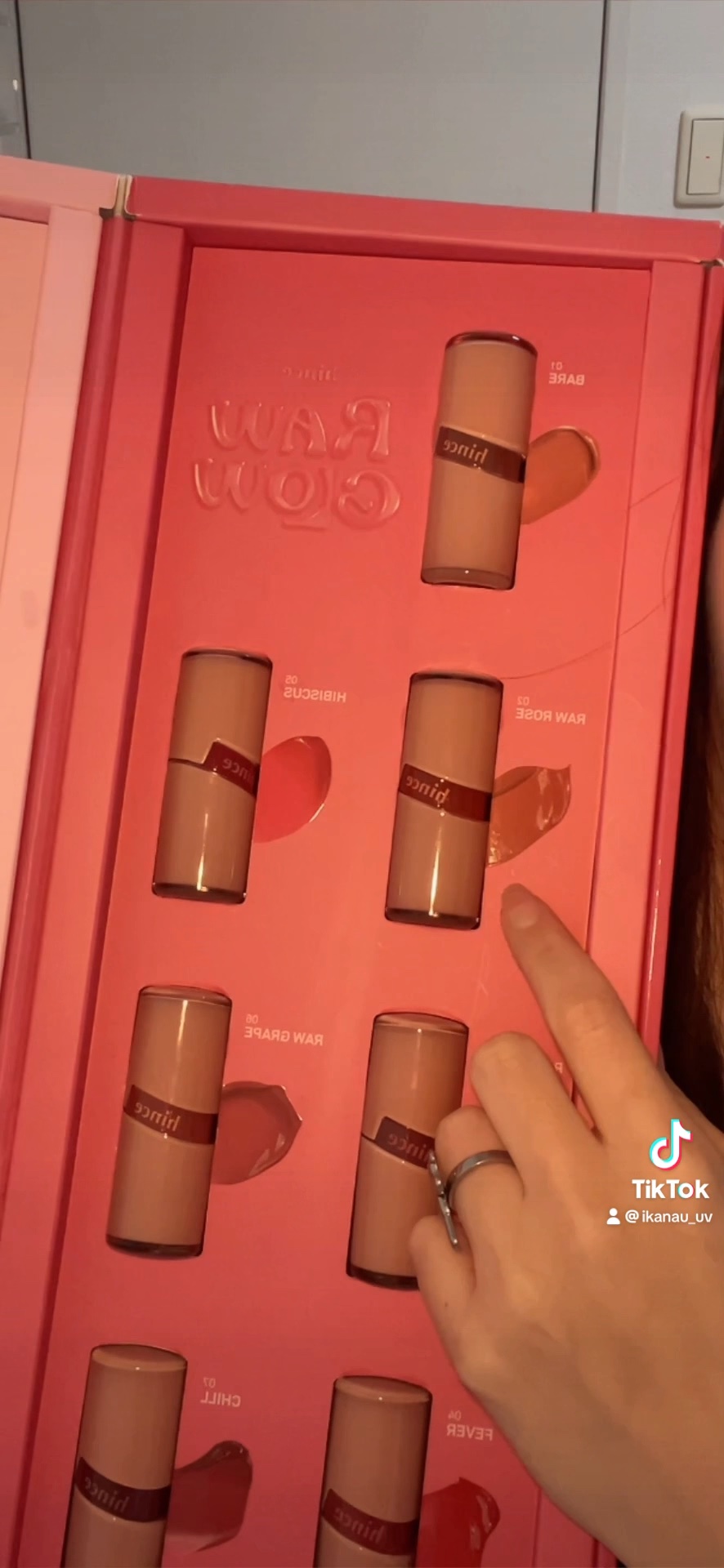 前回紹介したhinceのリップを動画で紹介✨
参考にしてみてね♡

 #hince  #韓国コスメ #秋リップ イエベ秋 #リップティント　 #秋の自分磨きレシピ  