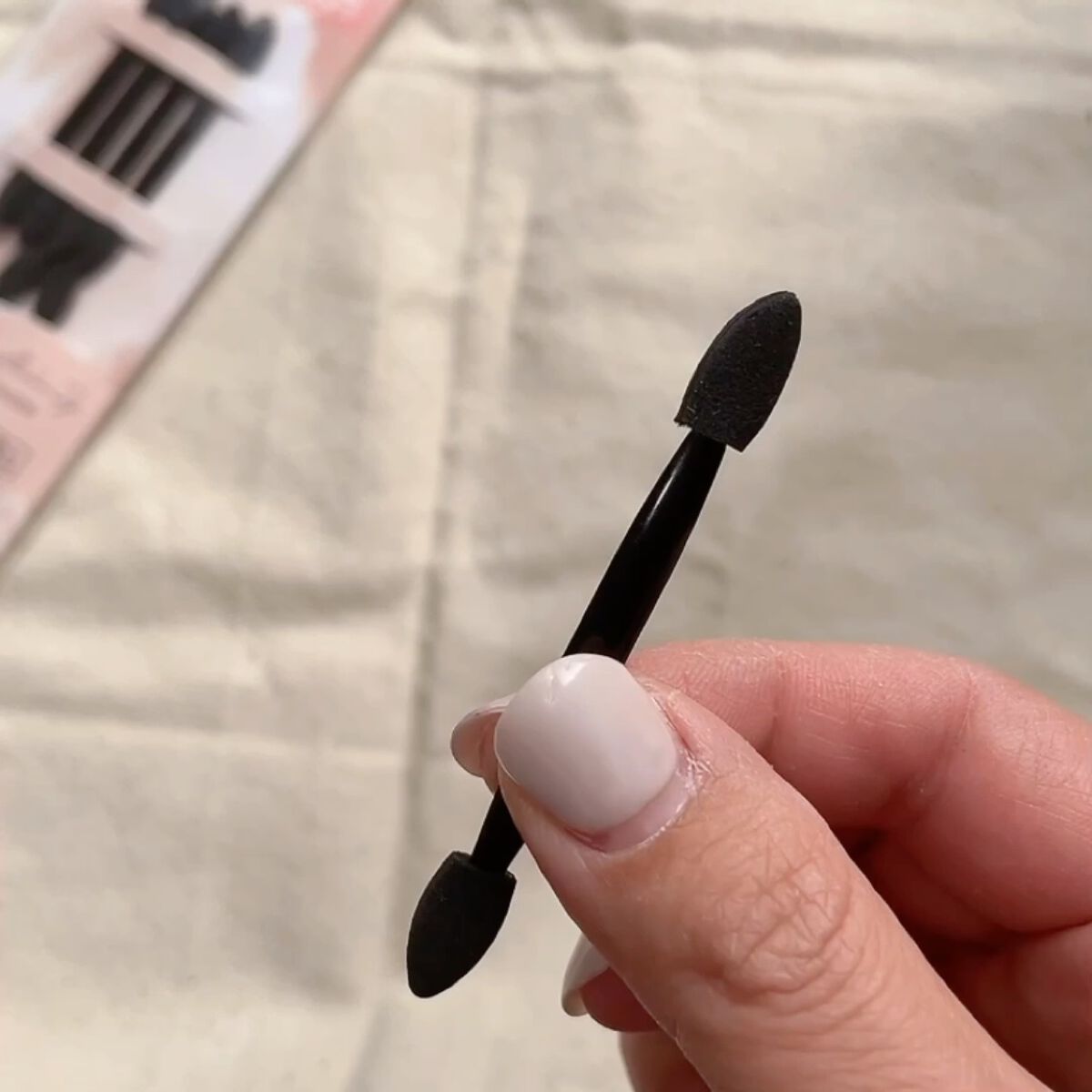 両面アイシャドウチップ/DAISO/その他化粧小物の動画クチコミ2つ目