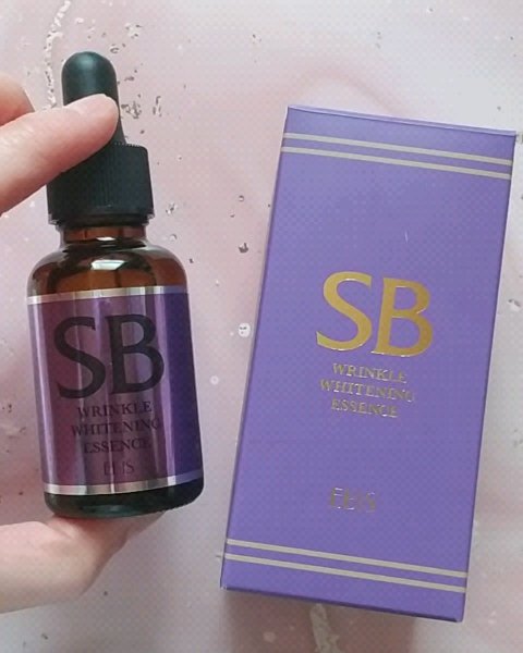 前回EBiS化粧品のSBホワイトを
紹介させて頂きました✨

動画ではテクスチャーや使用感
をお伝えします。

さらさらなテクスチャーでみずみず
しさもあり、軽やかに使えるのでシン
プルで癖のない美容液でした。

何より原液にこだわって作ら