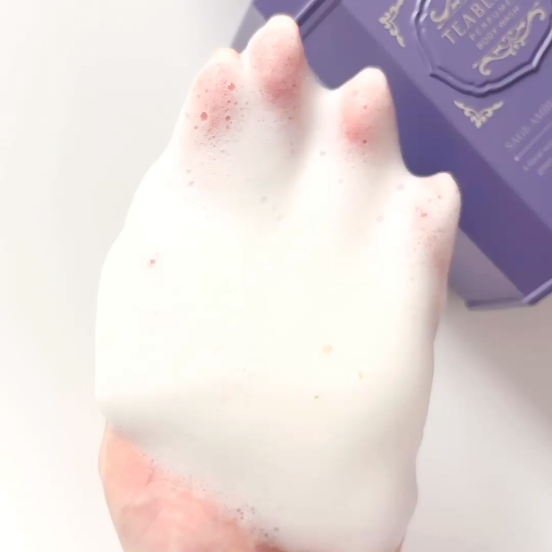 パフュームボディウォッシュ セージアンバーパープルティー/TEABLESS/ボディソープを使ったクチコミ（3枚目）