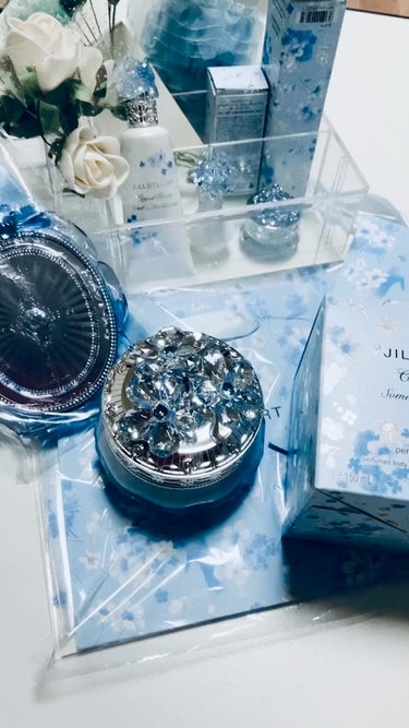 JILL STUART ジルスチュアート クリスタルブルーム サムシングピュアブルー パフュームドボディクリーム のクチコミ「JILL STUART
ジルスチュアート クリスタルブルーム 
サムシングピュアブルー パフュ.....」（1枚目）