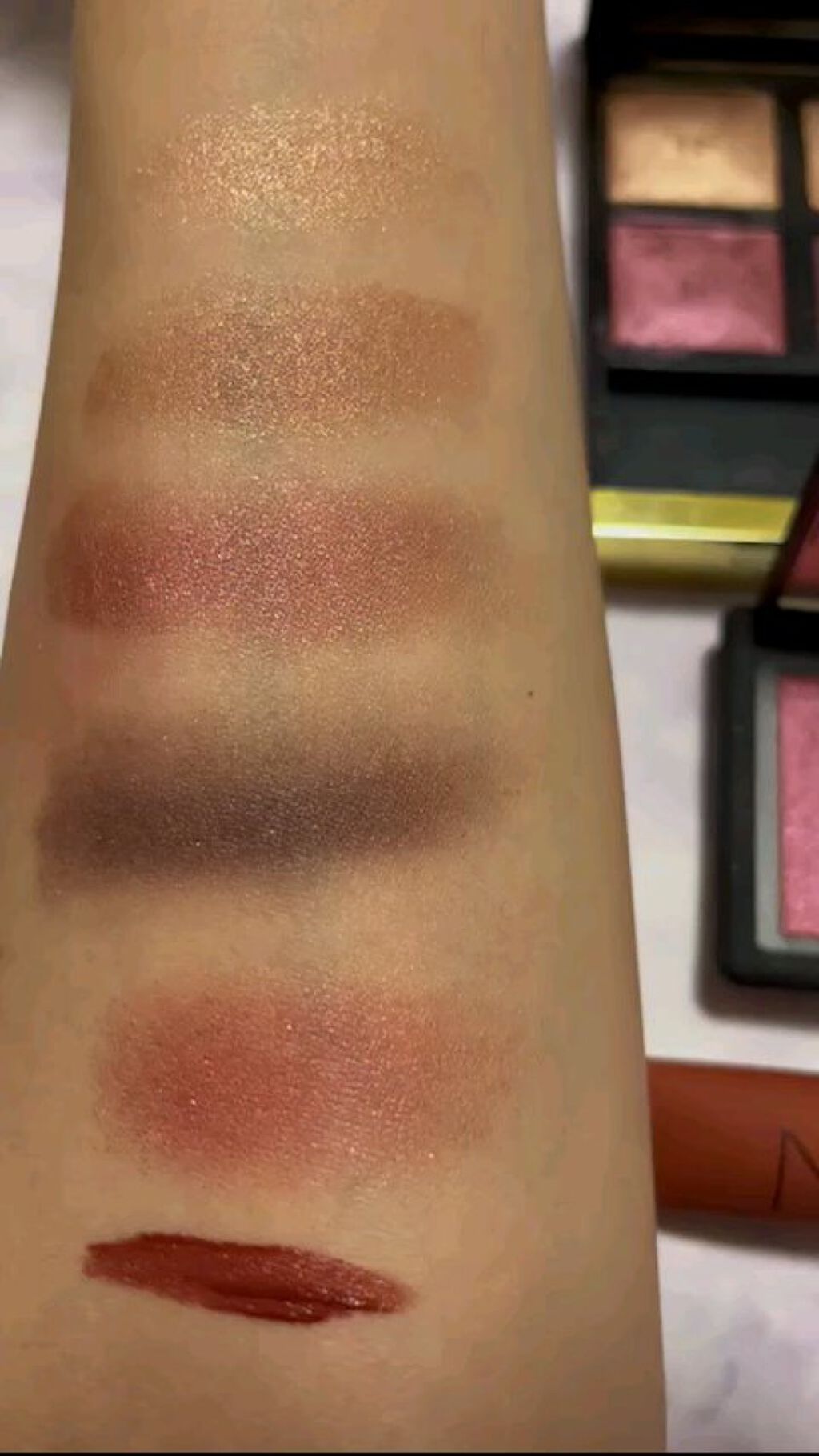 ブラッシュ/NARS/パウダーチークの動画クチコミ4つ目