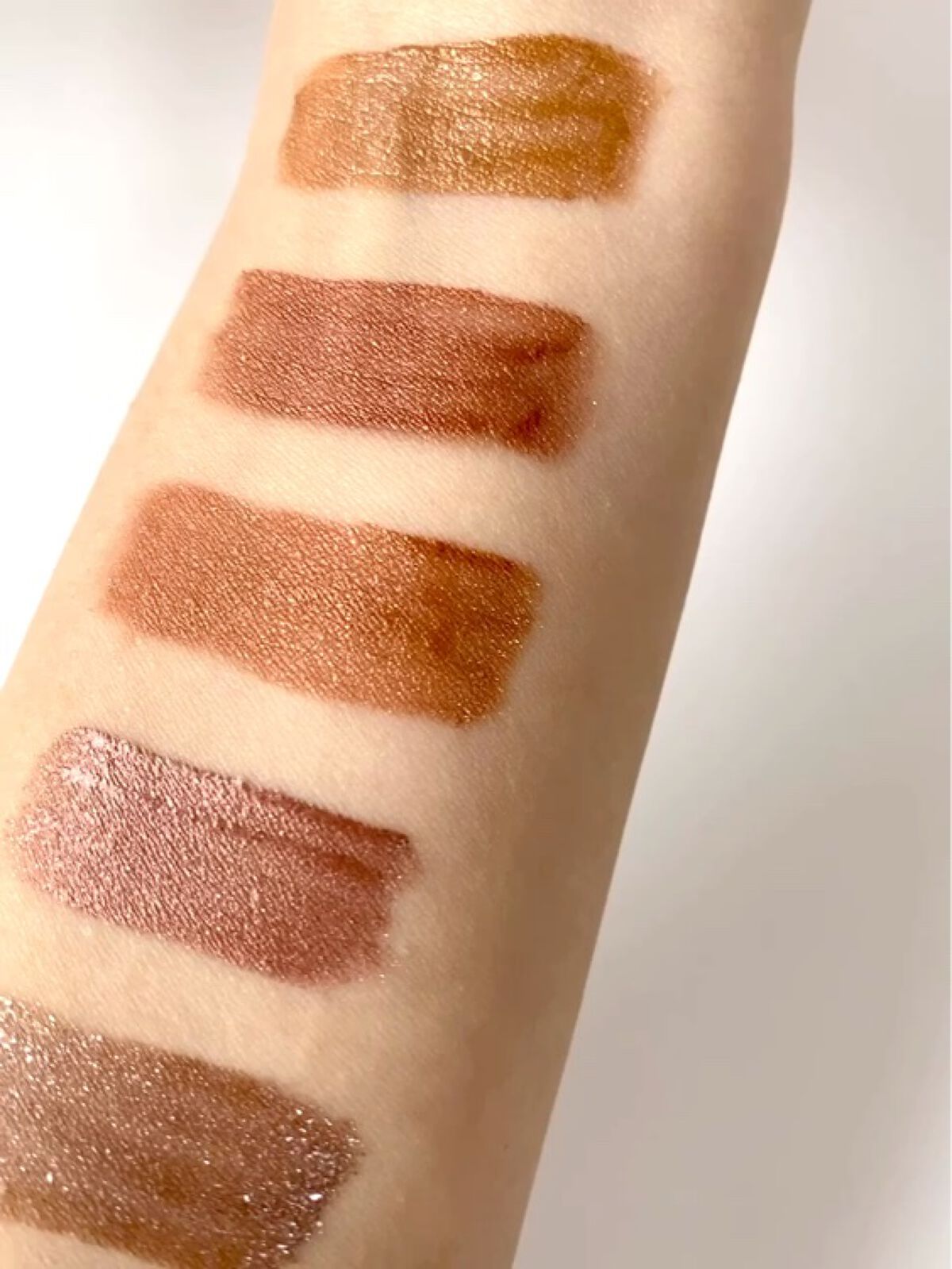 ミゼルエディスムースアイティント/スキューズミー/リキッドアイシャドウの動画クチコミ1つ目