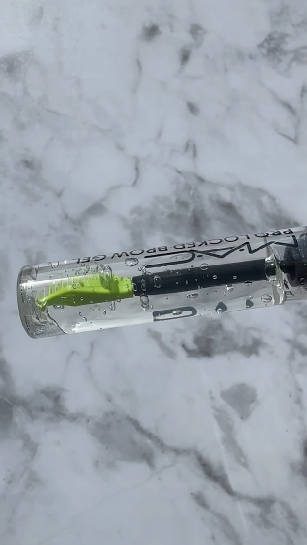 プロ ロックド ブロウ ジェル/M・A・C/眉マスカラを使ったクチコミ（3枚目）